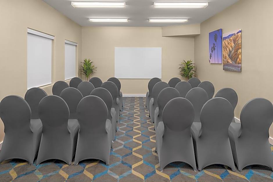 Residence Inn by Marriott Santa Clarita Valencia