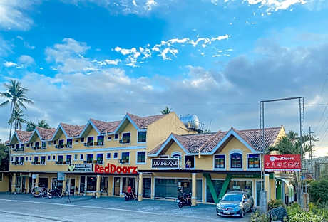 RedDoorz Plus at Balai Sofia Bed & Breakfast Batangas