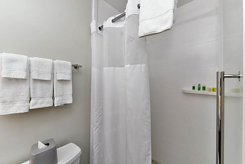 Holiday Inn Express and Suites - Mall of America - MSP Airport By IHG