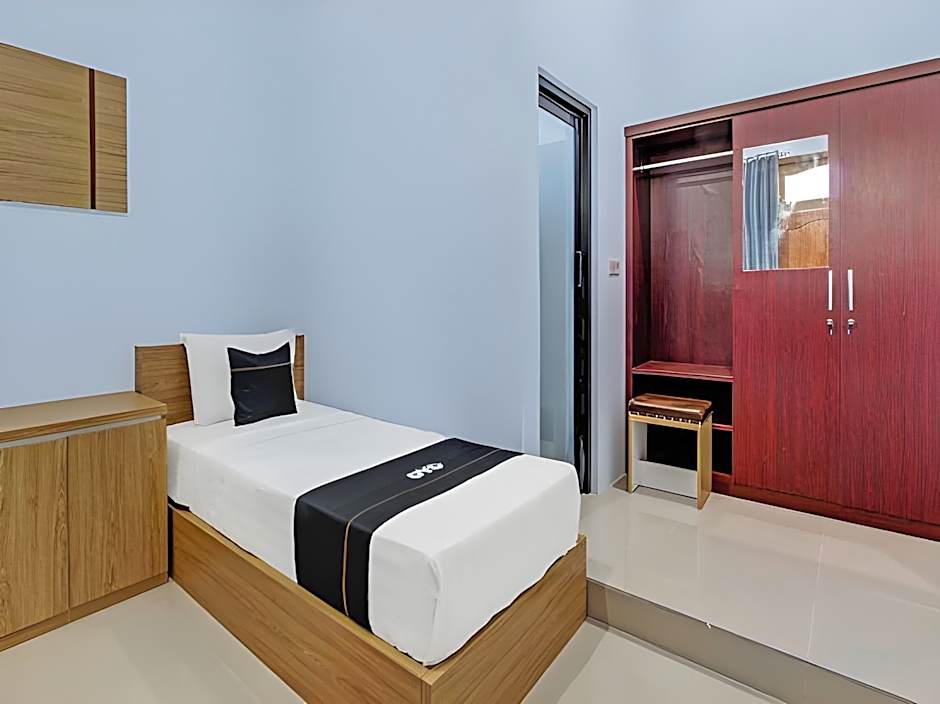 Urbanview Syariah Wisma Nabil Solo