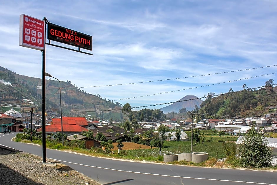 RedDoorz Syariah near Kawasan Wisata Gunung Prau Dieng