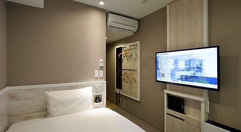 VIA INN SHIN-OSAKA SHOMENGUCHI - JR WEST GROUP