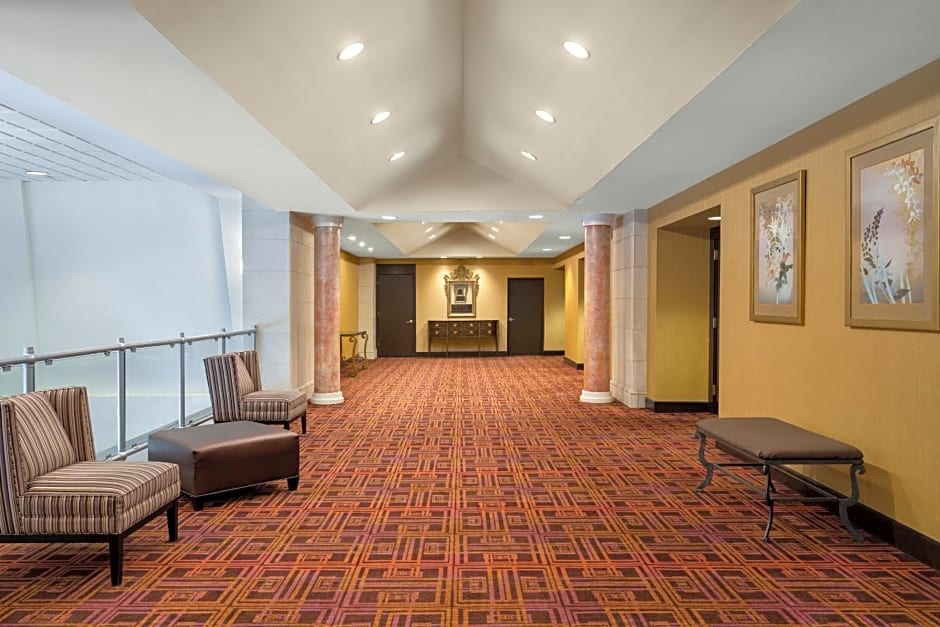 Crowne Plaza Englewood, an IHG Hotel