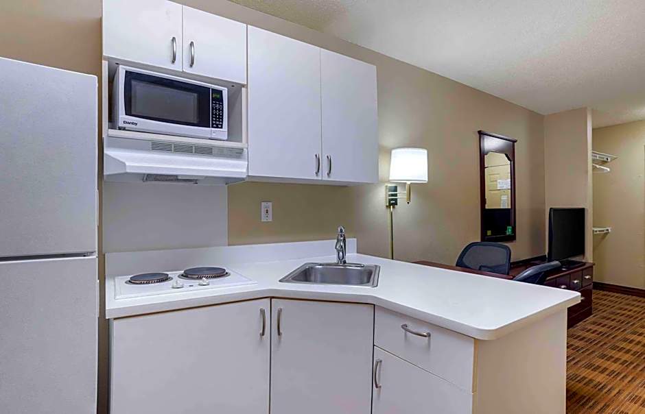 Studio 6 Extended stay Huntsville, AL - US Space & Rocket Center