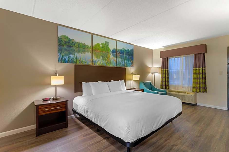 Clarion Pointe Kimball