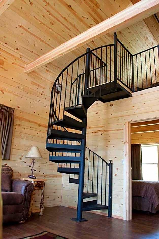 Cabins of Mackinac & Lodge