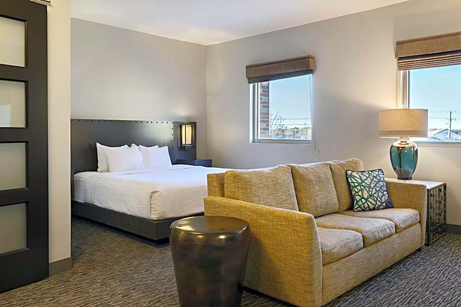 THE SOUTHLAKE HOTEL