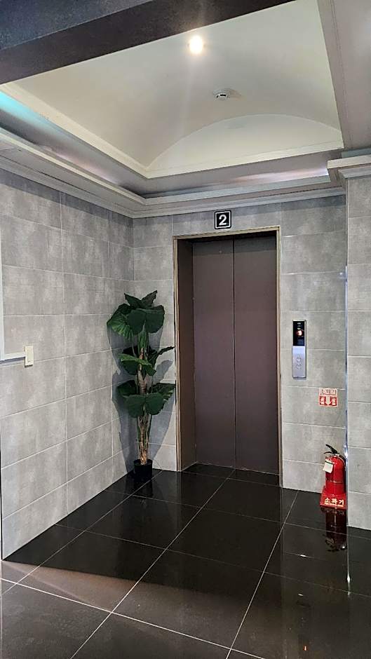 Suwon Galleria Hotel