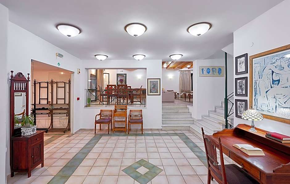 Eva Suites & Apartments