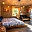 Lake Deer Park Retreat with Hot Tub & Sauna