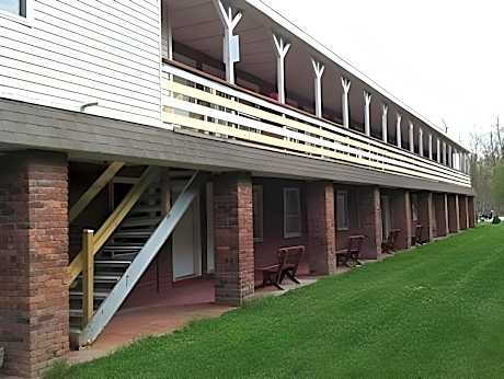 Waterford Inn