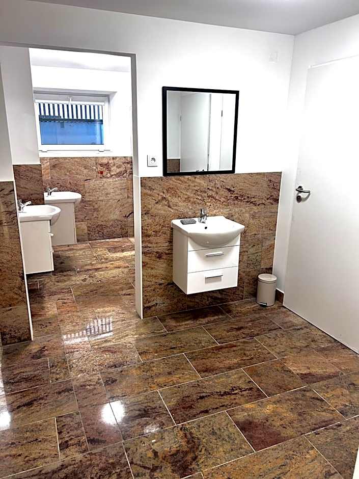 Hostel 24 Miejsca Parkingowe Noclegi Pracownicze.