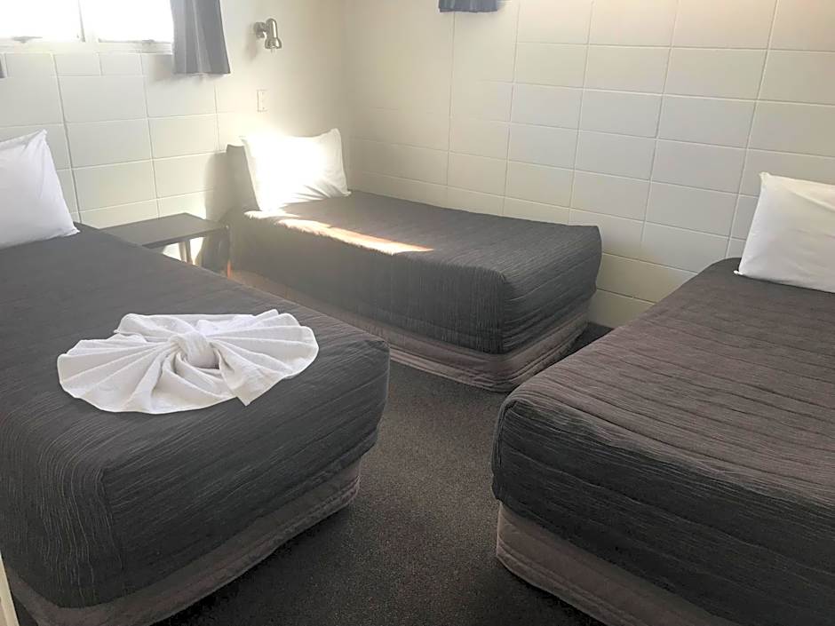 Gateway International Motel