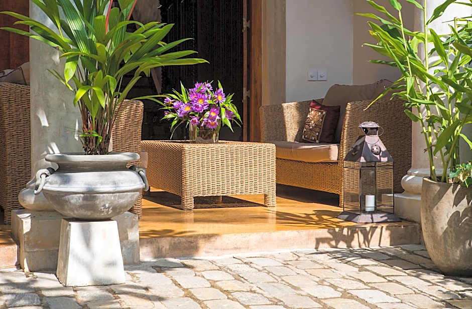 Thambili House by Edwards Collection