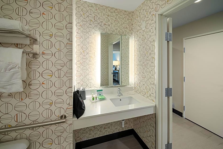 Holiday Inn & Suites Decatur-Forsyth By IHG