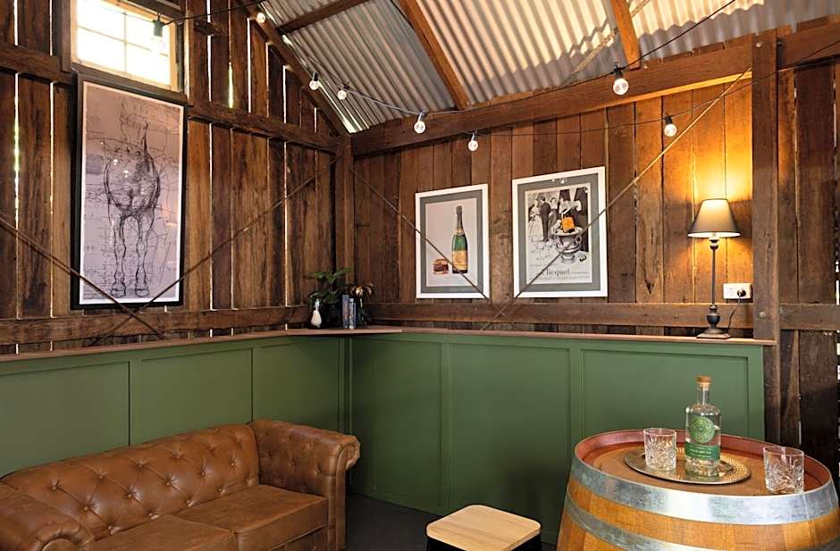 Exclusive Luxury Designer Cottage Estate for 10 - Peaceful Retreat Just 8 Minutes from Maleny