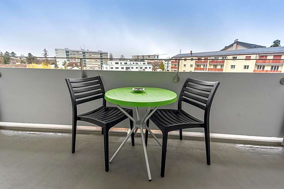 Nyon Hostel