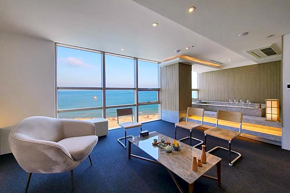 UH SUITE THE HAEUNDAE