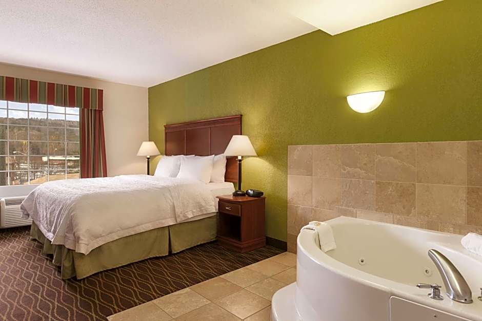 Hampton Inn By Hilton & Suites Greenfield