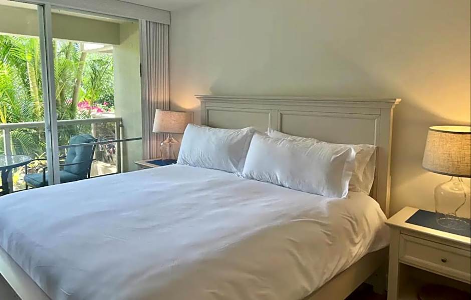 Central Kihei Gem! 3-Min Walk to the Beach & Shops