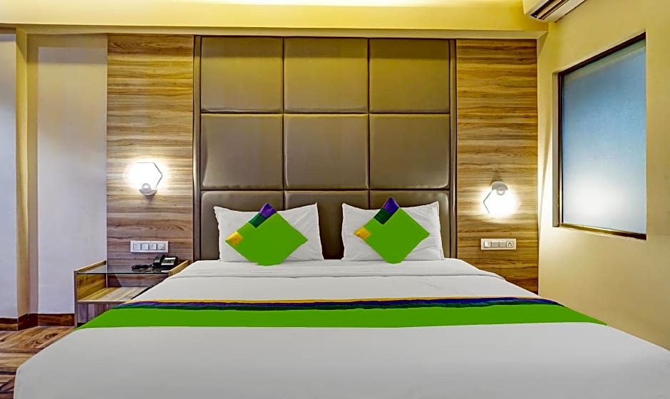 Treebo Trend Classic Grande, Camp