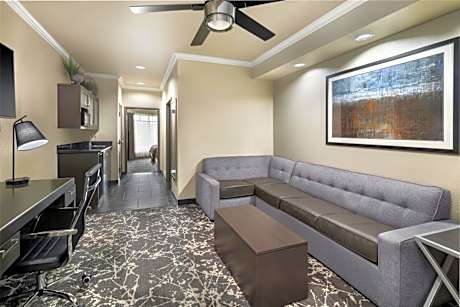 King Suite with Walk-In Shower and Sofa Bed - Disability Access/Non-Smoking