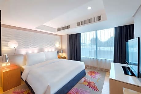 Suite - Lounge Access