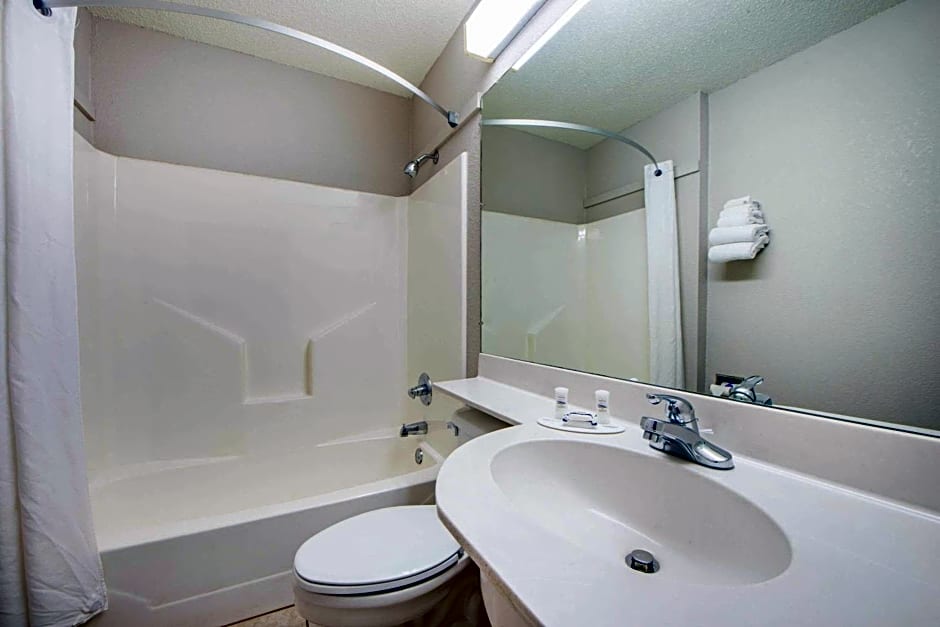 Microtel Inn & Suites Claremore