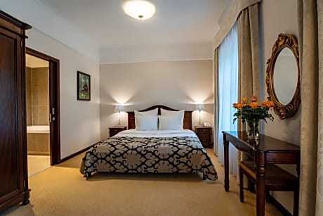 Superior Apartment (2 Adults)