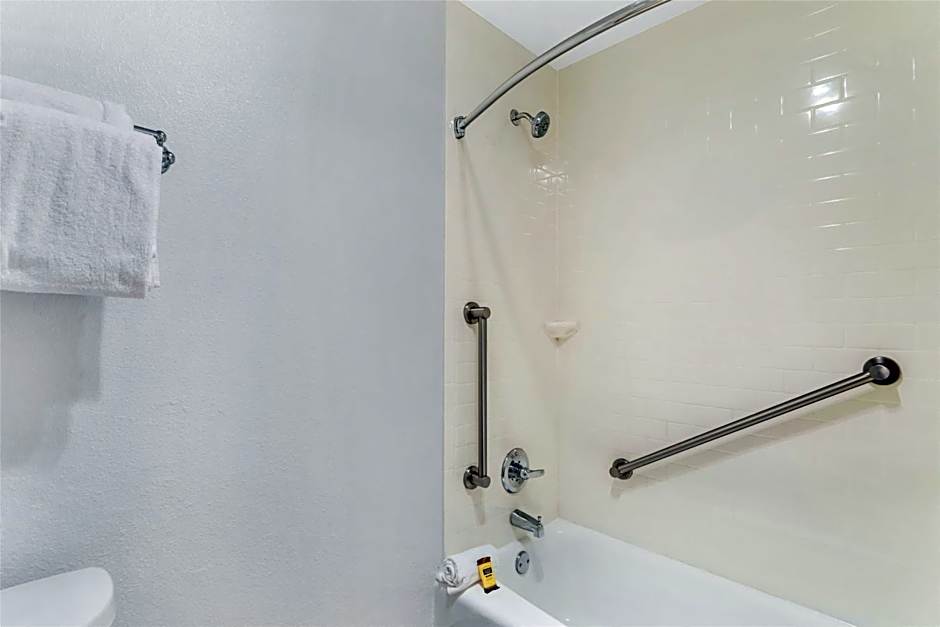 Best Western Plus Garden Court Inn