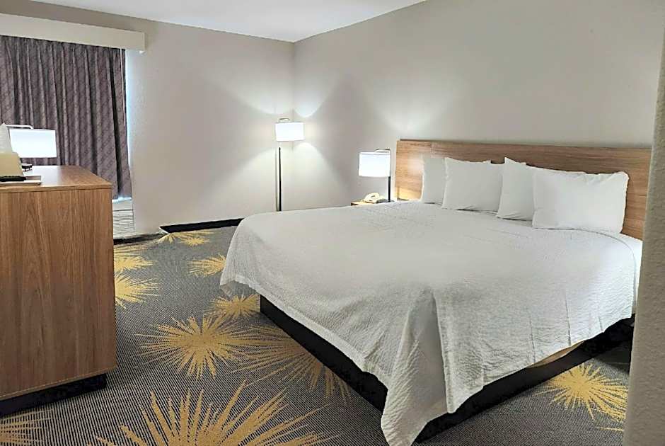 Days Inn by Wyndham LaPlace- New Orleans