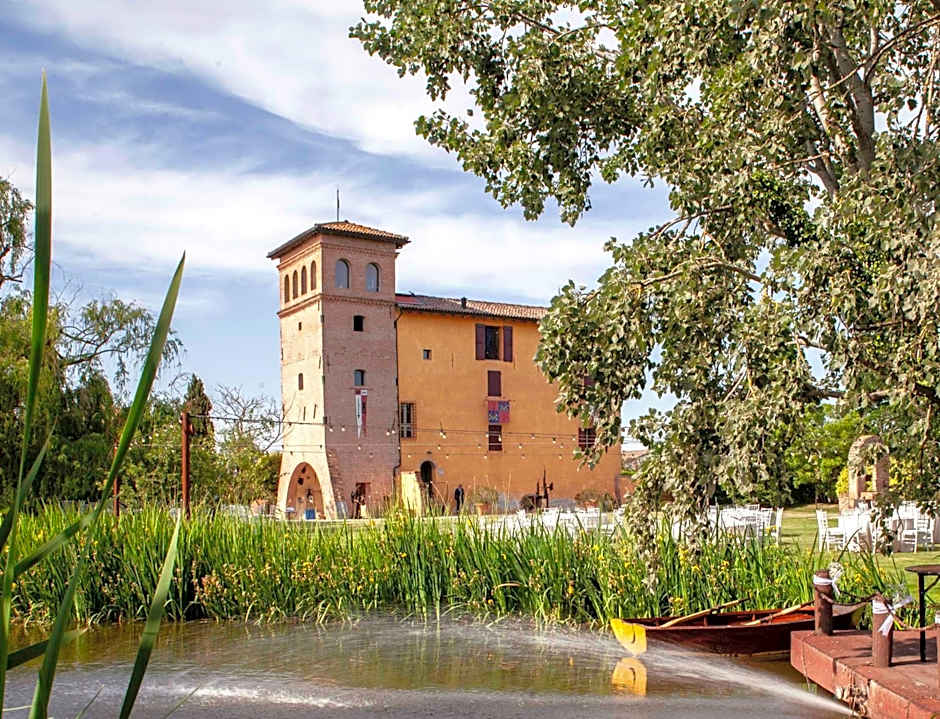 Palazzo delle Biscie - Old Tower & Village