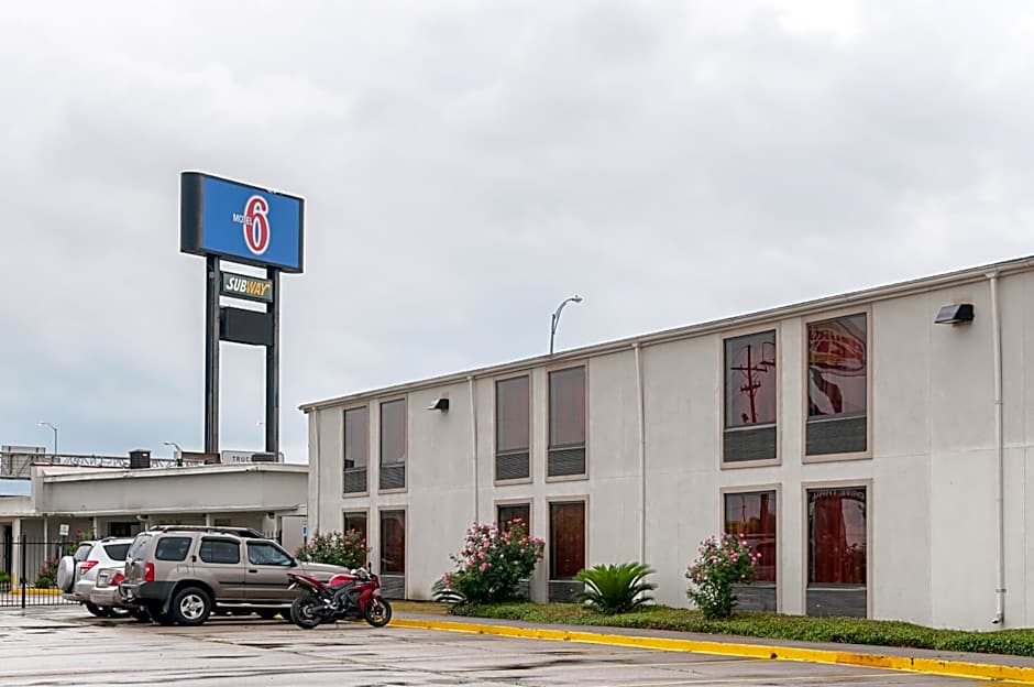 Motel 6-New Orleans, LA - Near Downtown