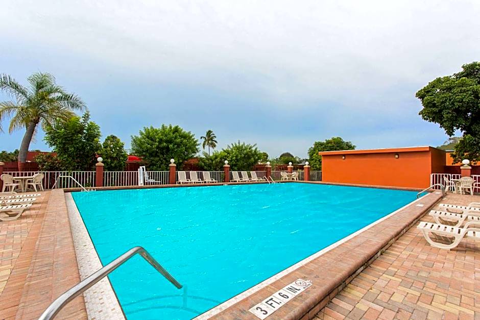 Days Inn by Wyndham Fort Myers