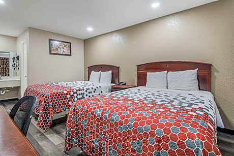 2 Double Beds, Smoking