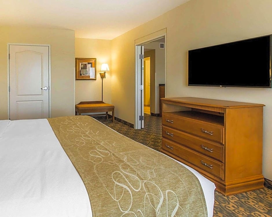 Comfort Suites