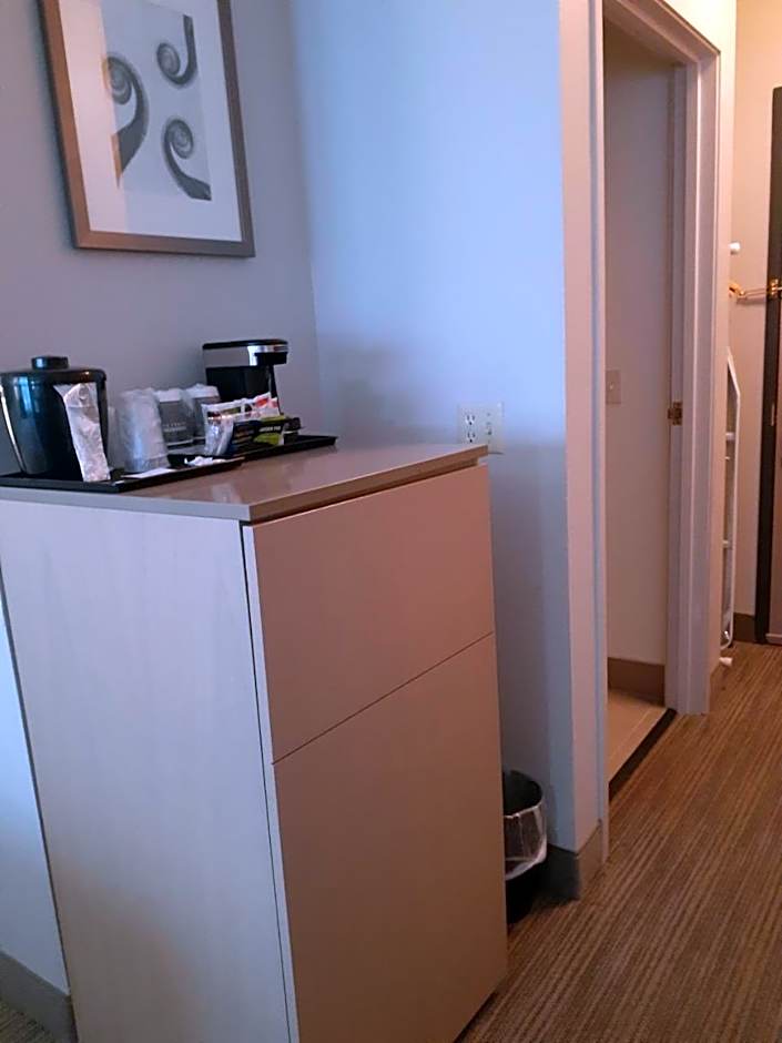 Country Inn & Suites by Radisson, Freeport, IL