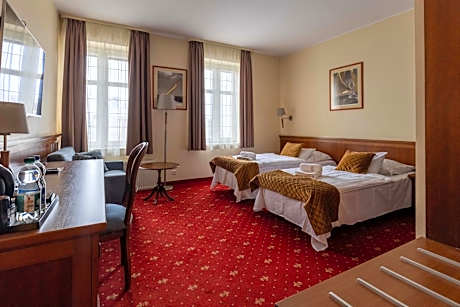 Deluxe Double Room with Extra Bed