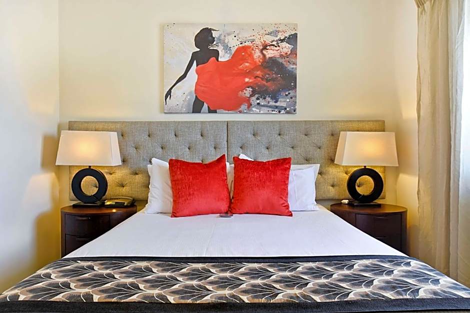 Metro Advance Apartments & Hotel