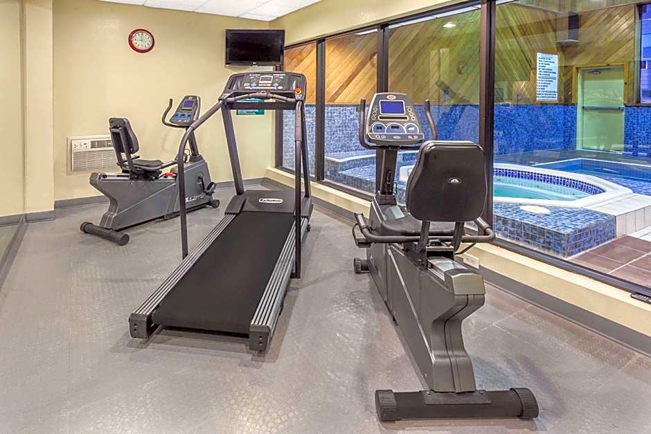 Super 8 by Wyndham Campbellton NB