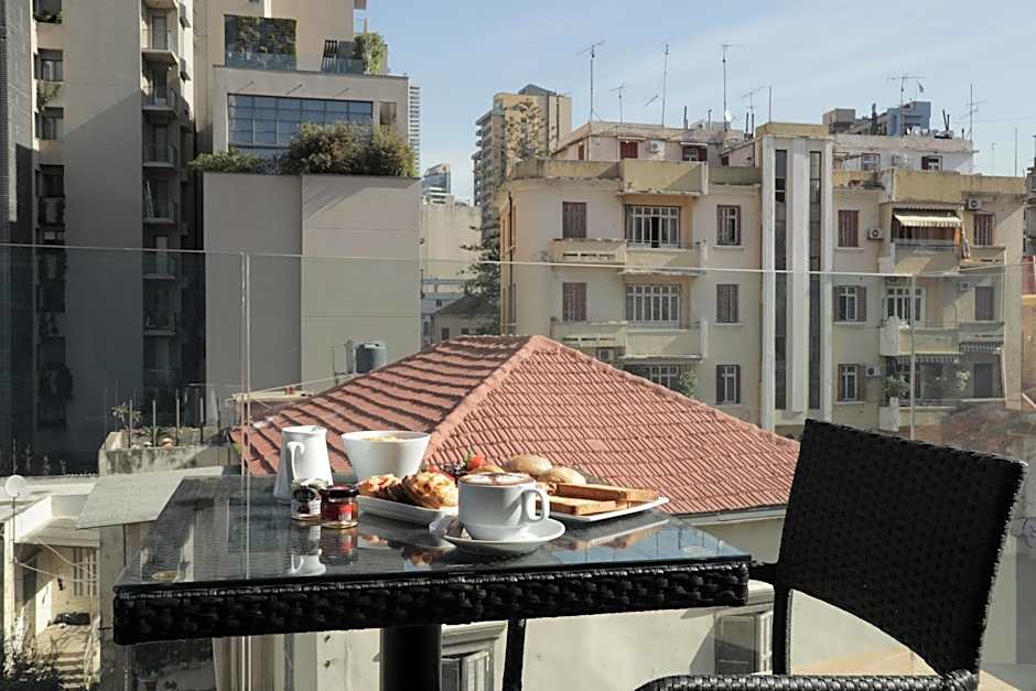 Monot Suites