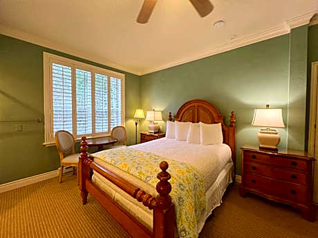 1 Queen Mobility Accessible Comm Assist Jetted Tub Wi-Fi NSMK Full Breakfast