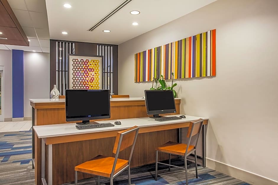 Holiday Inn Express & Suites Lexington Park California By IHG