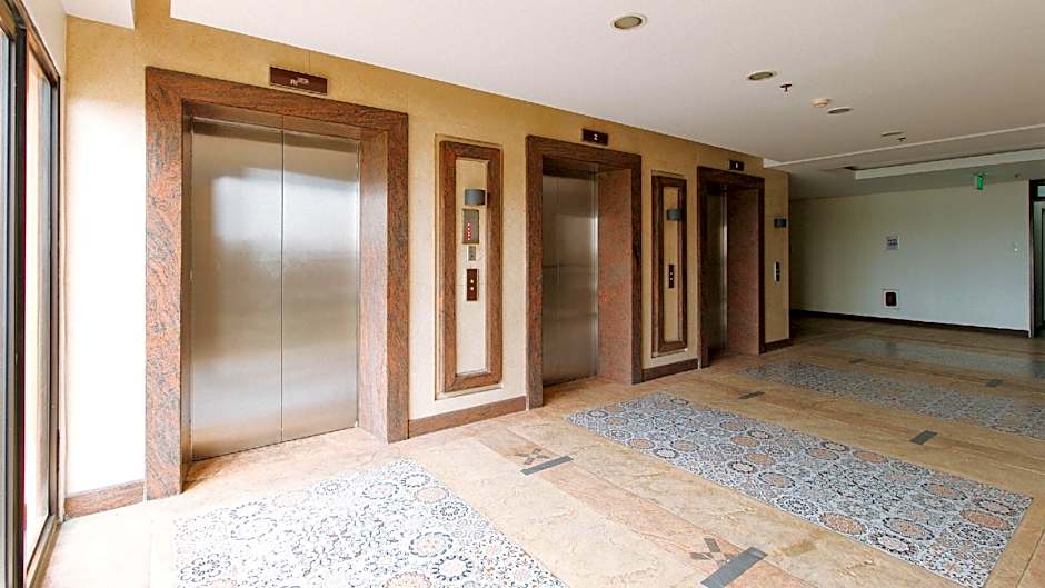 RedDoorz Plus @ Cuarto Verde Staycation