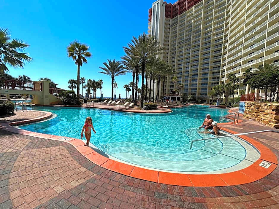 Amazing views! Great beachfront Panama City Condo