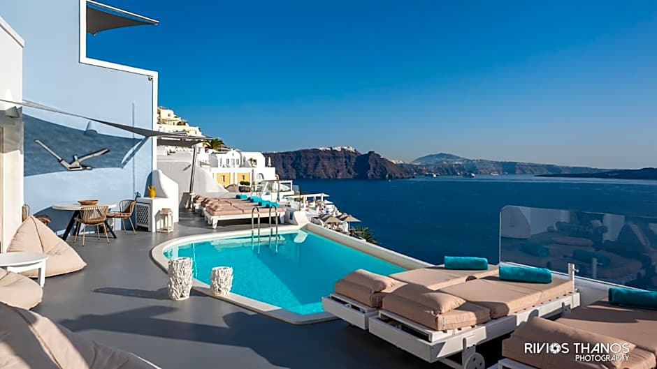 Kima Oia Suites