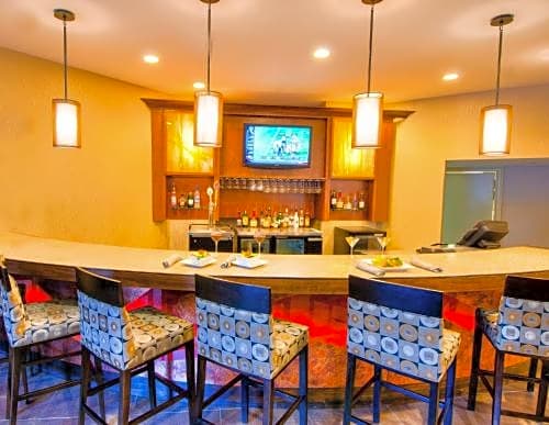 DoubleTree by Hilton Hotel Raleigh - Brownstone - University – Raleigh, NC