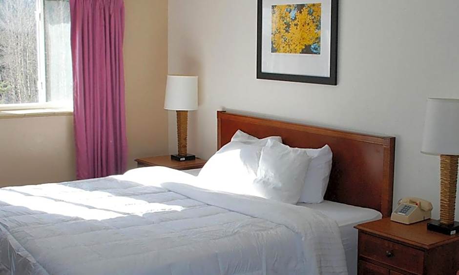 Monarch Mountain Lodge