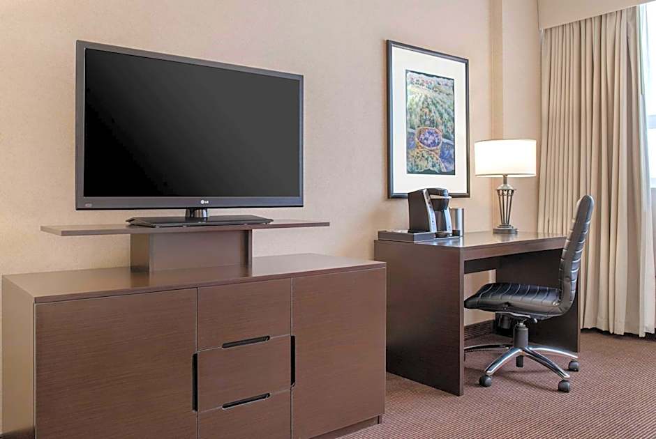 Ramada Plaza by Wyndham Calgary Downtown