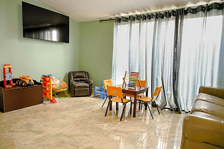 Half Acre Oceanfront Paradise With Private Pool, Jacuzzi, Fire Pit, Beach Access